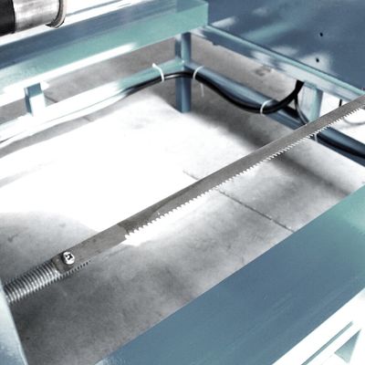 Μηχανή επανασύνδεσης με χειροκίνητη μηχανή κοπής χαρτιού αλουμινίου πλάτους 100-500 mm για πρώτη ύλη