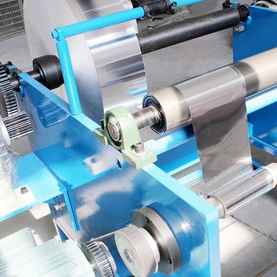 350 KG τάση 380V συσκευασία τροφίμων χειροκίνητο αλουμινένιο φύλλο Jumbo Roll Rewinding Machine