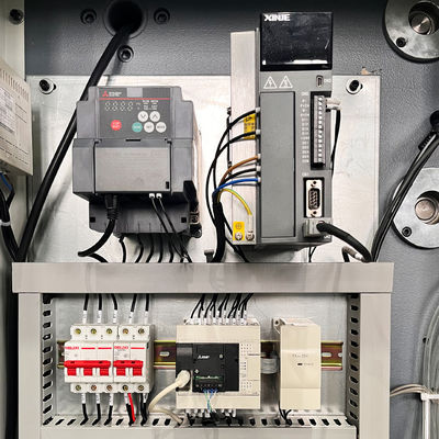 Πλήρως αυτόματη μηχανή επανασύλιξης ταινιών αλουμινίου με 4 σπινδέλες για προϊόντα